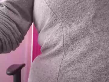 _evoni_b, GOAL: Sexy Dance [6 tokens remaining] Welcome to my room! #new #latina #mature #bigboobs #milf, webcam photo
