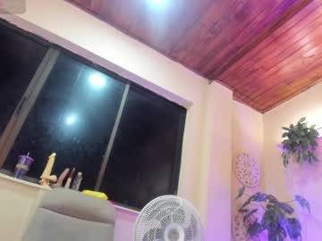 Hairy cam model _jade_reyez live now