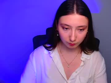 _luna_moon__, 19 years old, GOAL: Welcome to CB [100 tokens remaining] Welcome to my room! #new #18 #teen #shy #french, webcam photo