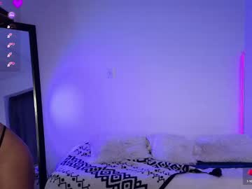 Squirting cam girl _nyxya_ age 19 yrs live now