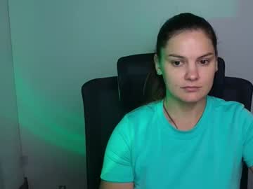 _olivia_moon, 30 years old, GOAL: Welcome to CB [74 tokens remaining] Welcome to my room! #shy #cute #petite #italy #new, webcam photo