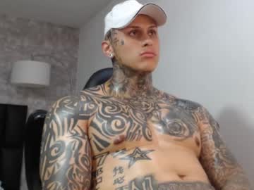 Aaron_flex92, naked [200 tokens left] #bigcock #muscle #latino #flex #new, webcam photo