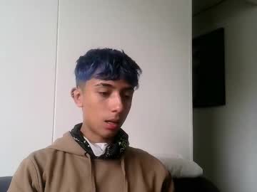 Live twink cam Aaronevilxx, age 20 yrs nude and streaming
