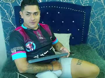 Aaronn_12, 26 years old, handsome boy, wide -speaking and smile that catches #muscle #uncut #bigcock #tattoo #new, webcam photo