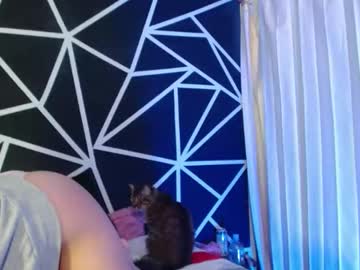 Squirting cam girl Abby_and_chriss18 live now