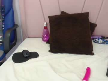 Squirting cam girl Adharaebony age 19 yrs live now