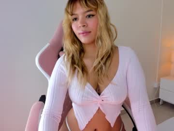 Hairy cam model Adria_ross, 22 yrs live now