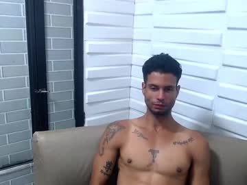 Muscle cam star Adrian_brooks_, 29 yrs