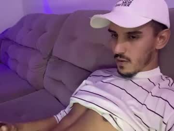 Hairy cam model Aelucius, 26 yrs live now