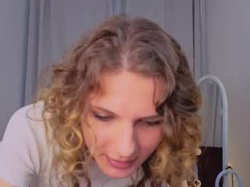 Aetheriabloom, 18 years old, remove my bra under the top <3 ?? Hi Guys! It's my first day here ?? #new #shy #18 #smalltits #skinny [0 tokens remaining], webcam photo