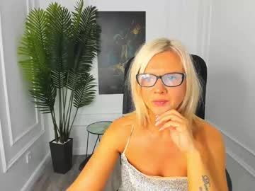 Live Milf Agathaklouin - Hot Milf Cams