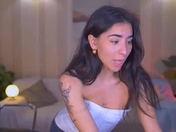 Skinny Asian cam girl Aiokowolf live in HD