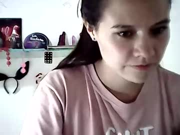 Squirting cam girl Aishafuckaas live now