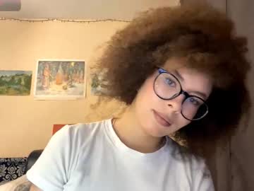 Aislycolburn, 18 years old, Goal: Lift up my top and show my bra : My name is Adelina #new , new experience to me, hope it turns out well :3  #skinny #young #18 #shy [75 tokens remaining], webcam photo