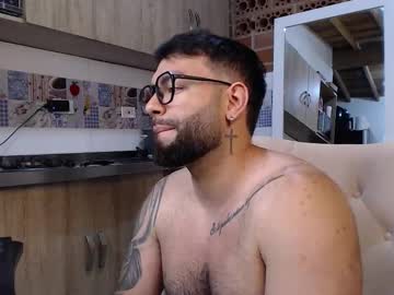 Hairy cam model Alejandro_valencia3 live now
