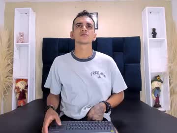 Alejo_chavez big cock cam stud 25 yrs streaming live