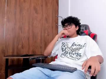 Alejotapua big cock cam stud 18 yrs streaming live