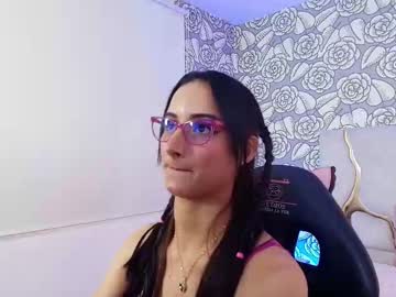 Ali_tay1, 21 years old, GOAL: Sexy Dance [56 tokens remaining] Welcome to my room! #new #18 #feet #young #skinny, webcam photo