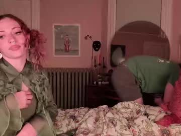 Live cam performer Aliceinaceland streaming now