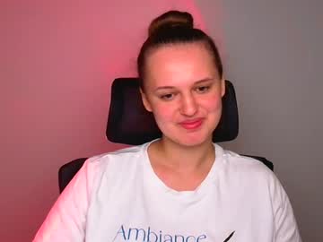 Alicie_dream_, 18 years old, GOAL: Welcome to CB [75 tokens remaining] Welcome to my room! #shy #18 #young #skinny #new, webcam photo