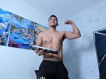Muscle cam star Andyy_carter, 27 yrs
