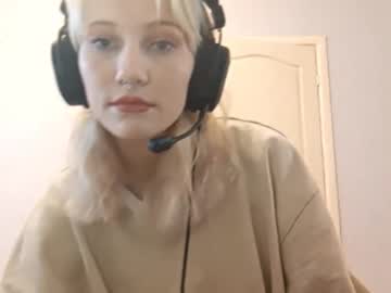 Annitaeschen, 18 years old, Goal: Lift my shirt and show bra. Hihi, im Kate, welcome, let's live this life together! #new #shy #young #teen #18 [0 tokens remaining], webcam photo