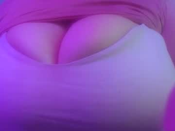 Squirting cam girl Annyelinnalove age 24 yrs live now