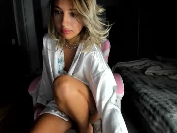Anya_belle_, 21 years old, Im #new #blonde here, Join me with 111/222/333 to play with my #bigass and make me #squirt #18 #lovense, webcam photo