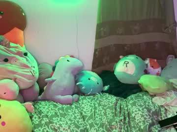 Catch me live as Apatheticalicorn, age 25 yrs in premium male cam shows