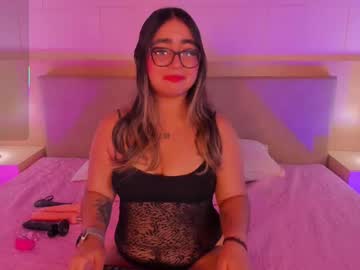 Catch me live as Apriifox, age 23 yrs in premium male cam shows