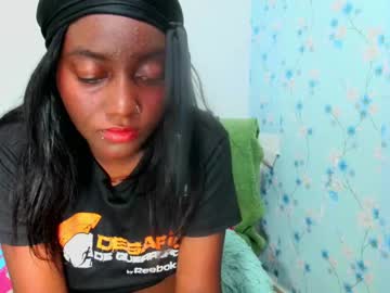 Squirting cam girl Arcoiriss06 age 26 yrs live now