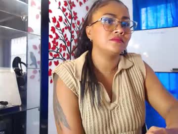 Ariana_rodriguex, 42 years old, fuck me in silence, my boss is here #new #latin #brunette #mature #office, webcam photo
