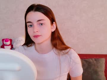 Arielstonks_lovee • feet27y • Europe • public
