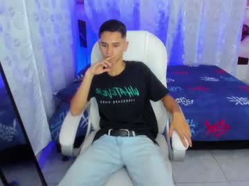 Feet Cams Live model Aron_boyy, age 18 streaming Foot Fetish VR