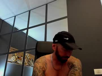 Muscle cam star Arongrant, 32 yrs