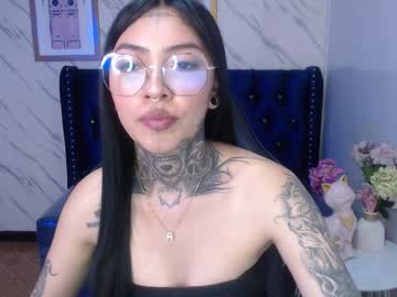 Ashley_blum_v, Flash  tits ?? [35 tokens left] LET'S PLAY WITH MY WET PUSSY MMM LET ME SHOW YOU LOTS OF SQUIRT (333)?? #latina #teen #squirt ?  #natural #young, webcam photo