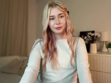 Ashlyfr, 18 years old, G: Wet the top  | I'm #new here | Welcome every | #18 #shy #cute #teen [109 tokens remaining], webcam photo