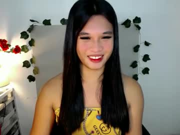 Skinny Asian cam girl Asian_yannie live in HD