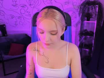 Aurorawrenfield, 20 years old, GOAL: for a good mood princess Aurora?? [374 tokens remaining] Welcome to my room! #young #blonde #new #nonude #cute, webcam photo