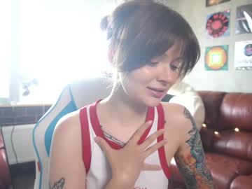 Squirting cam girl Awondrr age 99 yrs live now