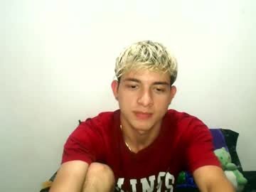 Live twink cam Axel_kingg, age 20 yrs nude and streaming