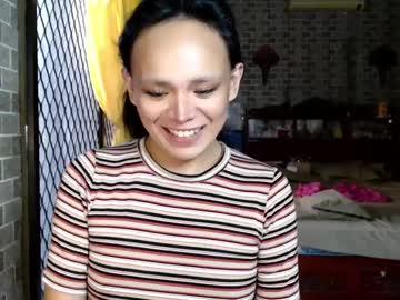 Skinny Asian cam girl Aymkyline live in HD