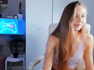 Skinny Asian cam girl Azeliaclark | 19 yrs live in HD