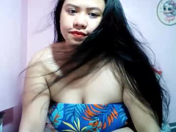 Skinny Asian cam girl Baby_brie live in HD