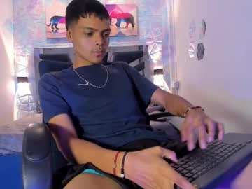 Bad_boy_xox, 20 years old, #18 #young #new #uncut #bigcock Welcome, I'm a new boy with great desire to have new experiences, webcam photo