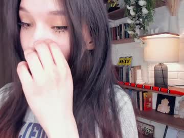 Live cam performer Baddieinblack streaming now