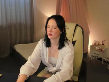Bella_royzs, 21 years old, Goal: Get up and twist #new #shy #teen #young #petite [61 tokens remaining], webcam photo