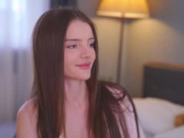 Live cam performer Bellacle streaming now