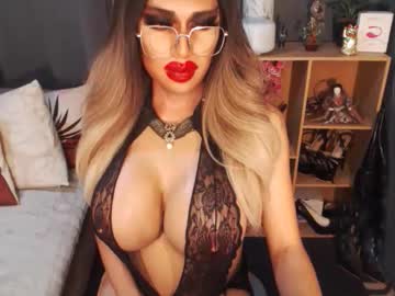 Bigbomblhoraine big cock cam stud 27 yrs streaming live