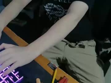 Bigdaddy151823 • femboy20y • usa • public